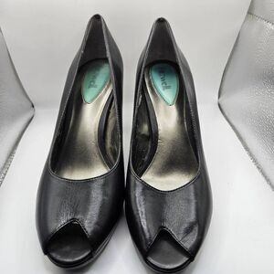 Fitzwell Women's Lani Black Patent Pump 8M